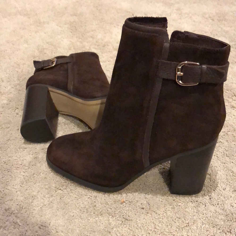 New lands ends boots size 9